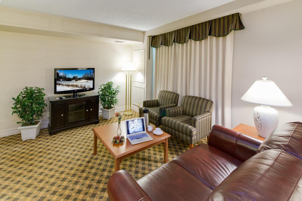 Black Knight Inn Red Deer Room photo